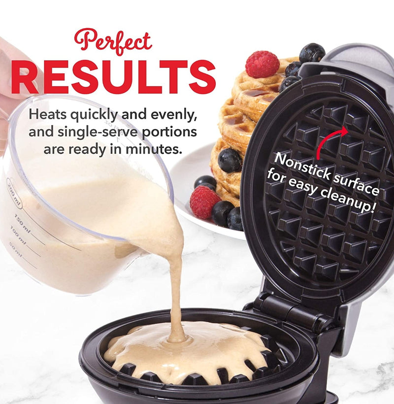 dash mini waffle maker "silver".