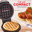dash mini waffle maker "silver".